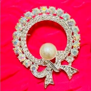 Elegant Silver and Pearl Brooch